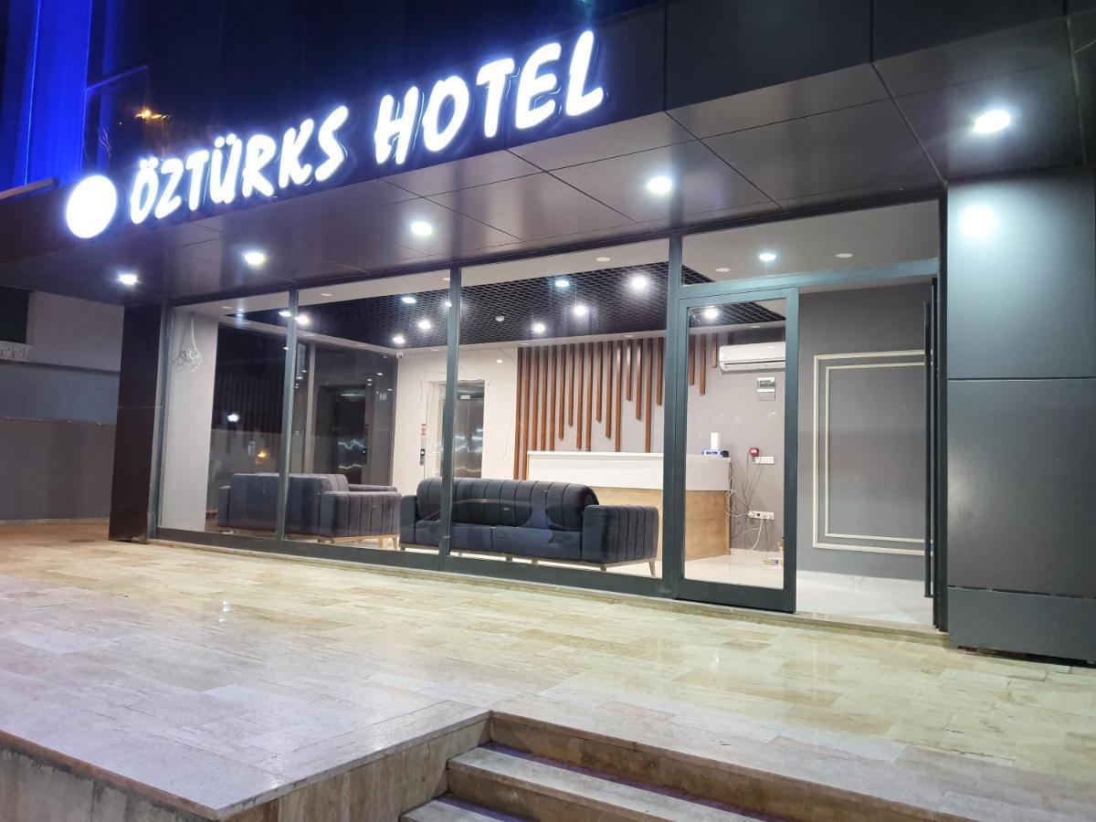 Oeztuerks Hotel, Istanbul